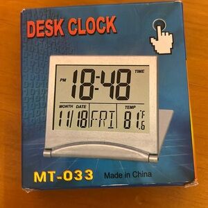 Desk clock